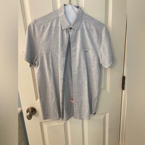 Men’s causal button down/ dress shirt
